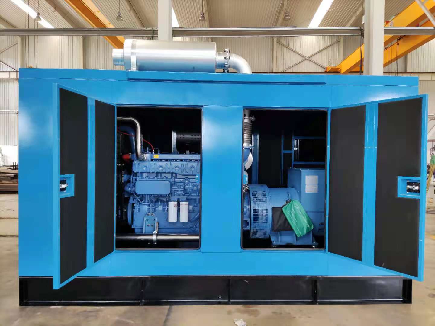 500KW廣西玉柴防雨箱型柴油發(fā)電機(jī)組即將發(fā)往云南！